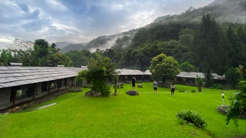 Birethanti Lodge - Surrounding area and garden