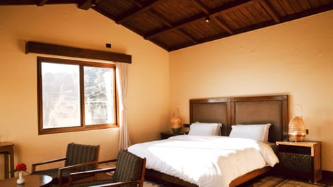 Dhampus-Lodge - bedroom