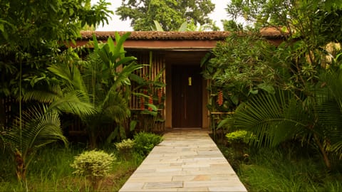 kasara-chitwan-deluxe-villa-exterior.jpg