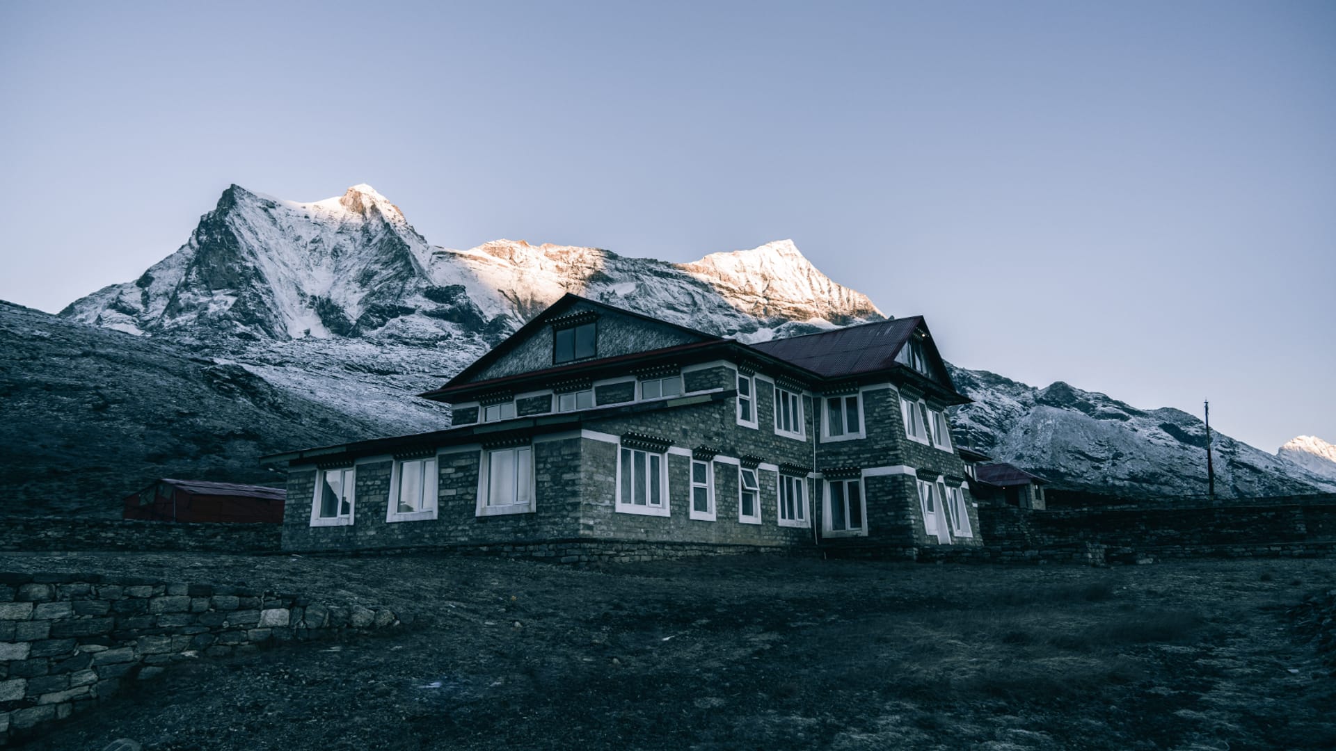 Kongde Lodge - Außenansicht