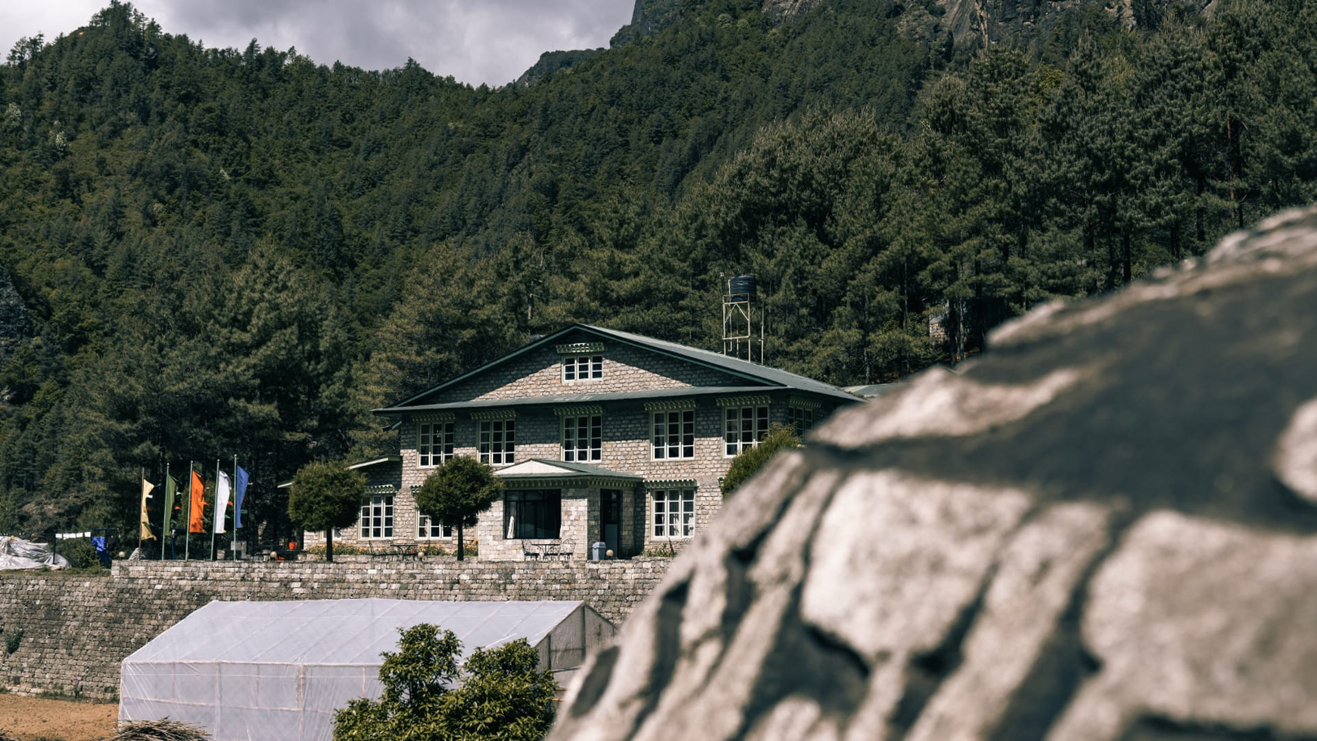 Monjo-Lodge - Außenansicht
