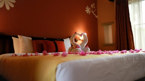 Temple Tree Resort - Schlafzimmer mit Doppelbett
