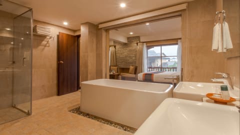 Temple Tree Resort - Badezimmer einer Executive Suite