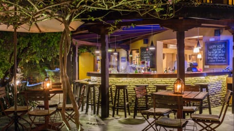 Temple Tree Resort - Aussenbar